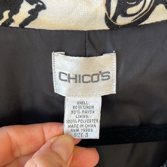 Chico’s XL Linen Blend Black Cream Abstract Floral Long Line Jacket 3/4 Sleeve - Picture 2 of 9